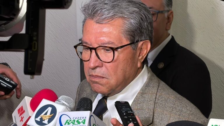Ricardo Monreal desmiente imposición de aprobar iniciativas sin cambios