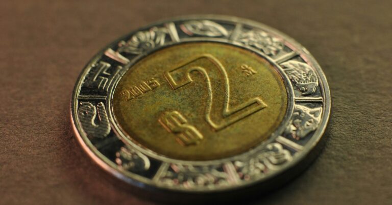 Peso gana 0.15% tras la publicación del paquete económico 2027