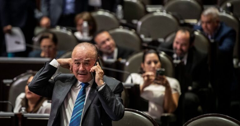 Ernesto Ruffo Appeli deja prisión preventiva y enfrenta proceso por huachicol fiscal en su domicilio