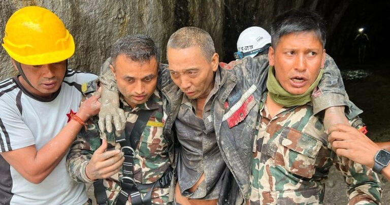 Nepal intensifica rescates tras el quiebre de infraestructuras hidroeléctricas