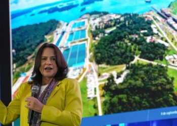 Ilya Espino de Marotta asume la administración del Canal de Panamá
