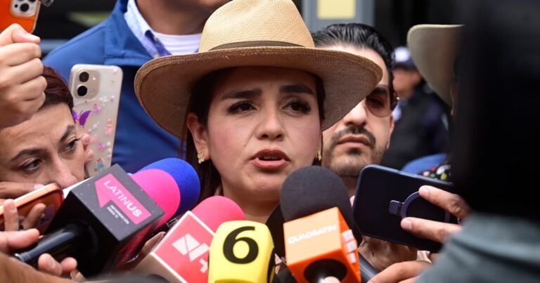 Grecia Quiroz demanda a la FGR intervenir en la indagatoria por el asesinato de Carlos Manzo