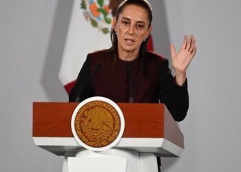 Claudia Sheinbaum blinda soberanía nacional ante el secretario de comercio de Estados Unidos
