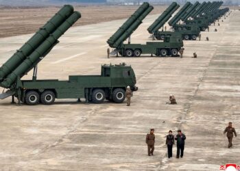 Corea del Norte lanza misiles balísticos hacia el mar de Japón