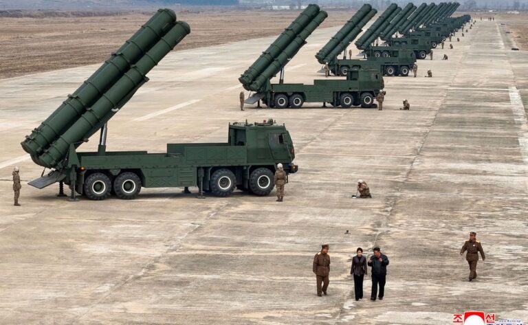 Corea del Norte lanza misiles balísticos hacia el mar de Japón