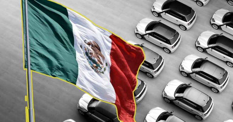 Multas por llevar la bandera de México en el auto este 2026