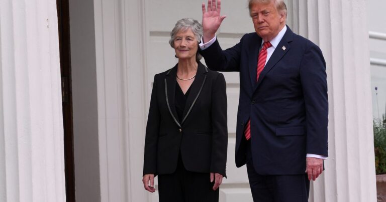 Donald Trump exige a Zelenski frenar ataques contra la infraestructura petrolera de Rusia