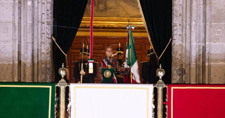 Claudia Sheinbaum encabeza su segundo grito con énfasis en migrantes e historia patria
