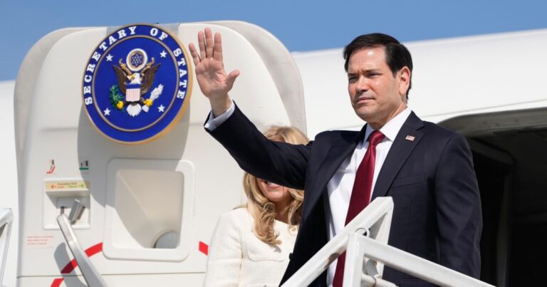 Marco Rubio castiga a Sudáfrica con bloqueo de visas por discriminación a blancos
