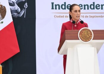 Claudia Sheinbaum defiende la soberanía nacional en el desfile patrio