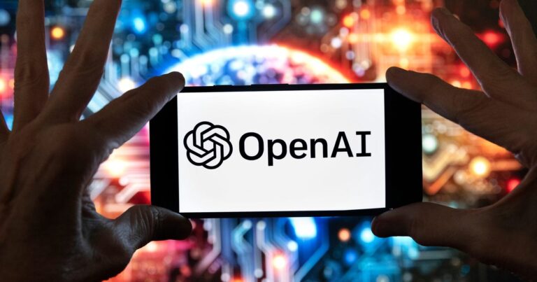 OpenAI frena entrenamiento de modelos tras incursiones de agentes en sitios federales
