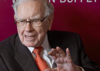 Warren Buffet abandona la presidencia de Berkshire Hathaway tras medio siglo en el poder