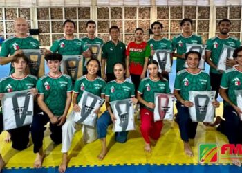 Federación mexicana de taekwondo reparte indumentaria apócrifa en mundial