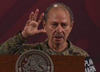 Claudia Sheinbaum descarta indagatoria por huachicol fiscal contra el almirante Rafael Ojeda