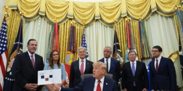 Donald Trump activa la fuerza de la inteligencia artificial y desafía los riesgos existenciales
