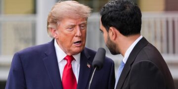 Trump redobla ofensiva verbal por reporte de municiones contra Irán