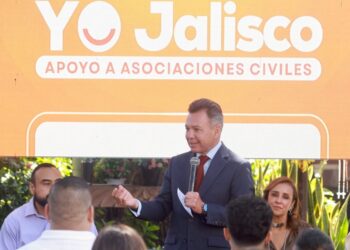 Pablo Lemus escala posiciones y lidera el Pacífico según Mitofsky