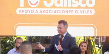 Pablo Lemus escala posiciones y lidera el Pacífico según Mitofsky
