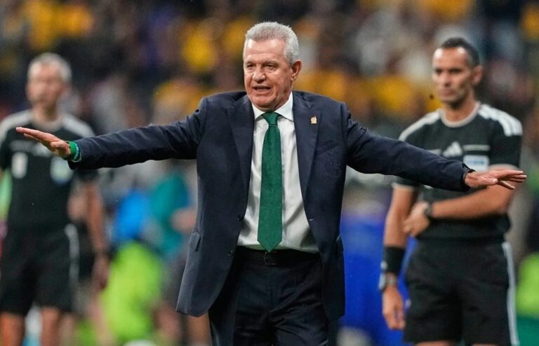 Javier Aguirre rechaza cuatro ofertas previas y asume la dirección técnica del Valencia