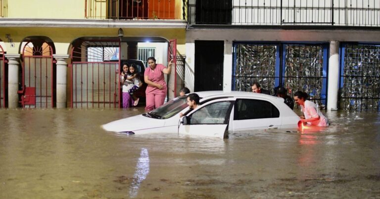 Xalapa registra dos muertos, 64 inundaciones y 31 deslaves por lluvias