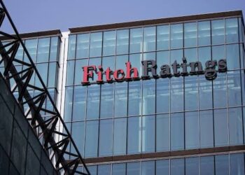 Fitch detecta vulnerabilidad fiscal en el paquete económico de Sheinbaum