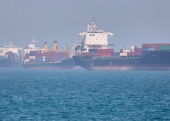 Centcom rechaza control iraní del estrecho de Ormuz y confirma destrucción naval