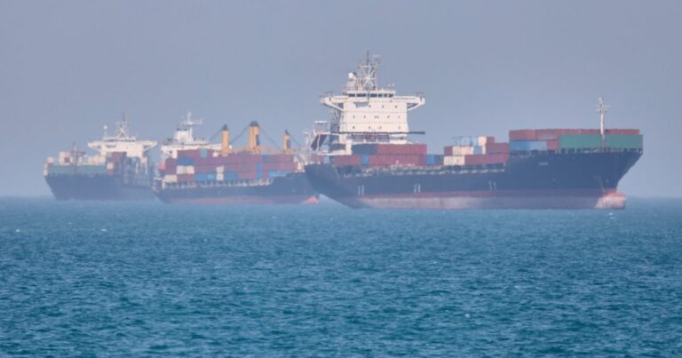 Centcom rechaza control iraní del estrecho de Ormuz y confirma destrucción naval