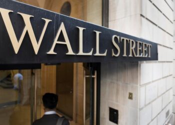 Wall Street y bolsas europeas registran fuertes pérdidas por la caída tecnológica