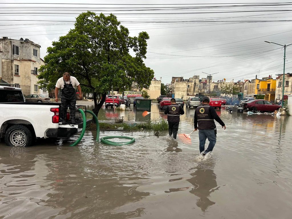 LLUVIAS EN CANCÚN: Dejan árboles caídos, cableado dañado y autos varados 1 825266436 1536751918498426 2534397539162042474 n