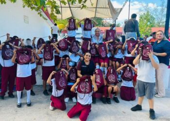 BENEFICIARÁ A 117 MIL: Arranca entrega de zapatos deportivos a estudiantes