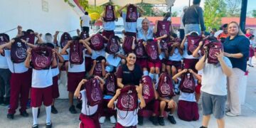BENEFICIARÁ A 117 MIL: Arranca entrega de zapatos deportivos a estudiantes
