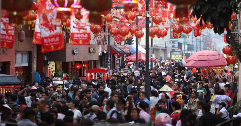 México apunta al mercado chino para frenar la caída de turistas