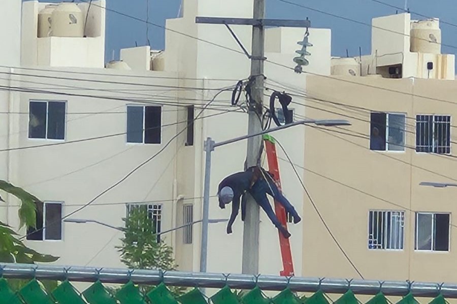 Muere trabajador tras sufrir descarga eléctrica en Playa del Carmen