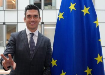 RUMBO A 2027: Ariadna Montiel tunde a Jorge Romero por gira europea