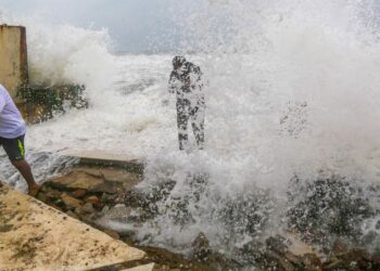 Jalisco frena actividades escolares ante la amenaza de la tormenta Rachel