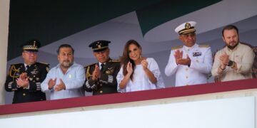 DESFILE PATRIO: Se reúnen 7 mil 500 participantes en Chetumal