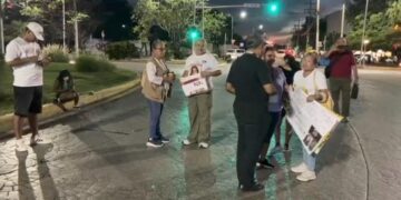 EXIGEN RESPUESTAS: Madres buscadoras bloquean la Cobá por joven desaparecida desde 2022