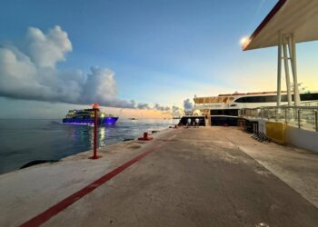 OTRO CHOQUE: Embarcación de Ultramar impacta barco de Xcaret Xailing en Cozumel 5 OTRO CHOQUE: Embarcación de Ultramar impacta barco de Xcaret Xailing en Cozumel