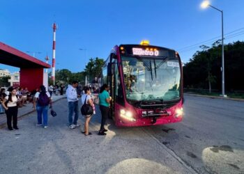 DE CIELO NUEVO A PLAYA FÓRUM: Entra en operación nueva ruta MOBI en Cancún 1 DE CIELO NUEVO A PLAYA FÓRUM: Entra en operación nueva ruta MOBI en Cancún