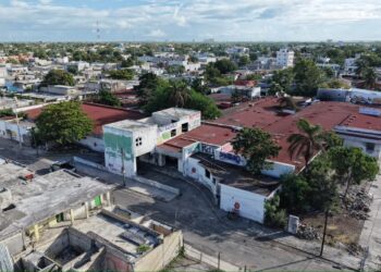 ADIÓS AL ABANDONO: Demuelen antiguo Hospital General de Cancún 3 ADIÓS AL ABANDONO: Demuelen antiguo Hospital General de Cancún