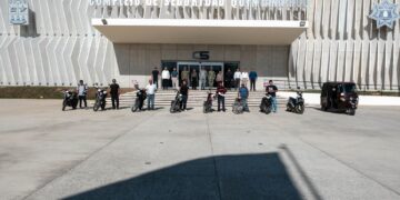 Recuperan vehículos robados; Mara Lezama los entrega a sus propietarios