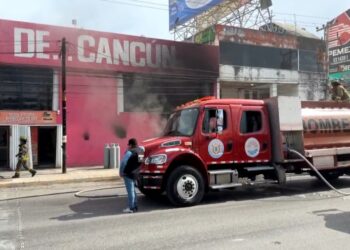 INCENDIO EN CANCÚN: Fuego consume bodega de "Qué Guay" 3 INCENDIO EN CANCÚN: Fuego consume bodega de «Qué Guay»
