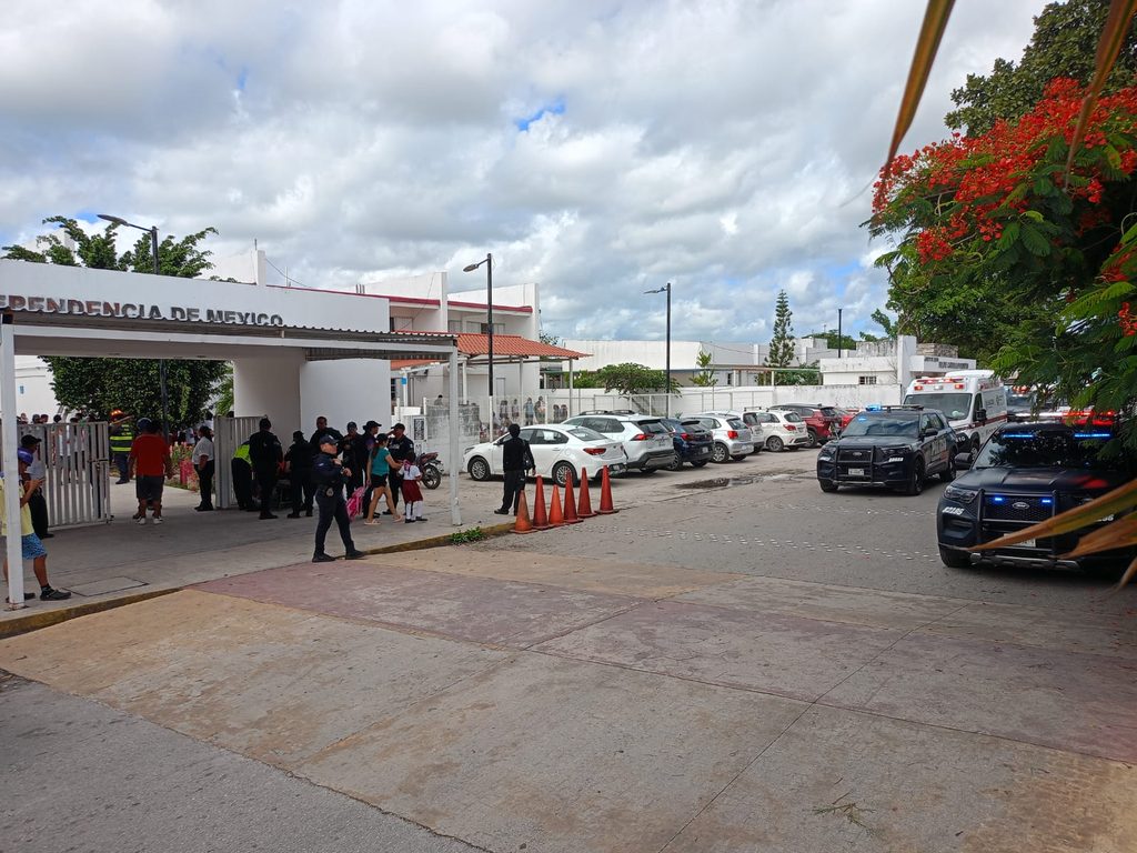 FUGA DE GAS: Evacuan primaria de Villas del Sol; reportan estudiante intoxicado 2 WhatsApp Image 2026 09 30 at 11.48.16 AM 1