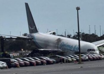 Avión de Amazon se sale de la pista en Miami; hay cinco muertos