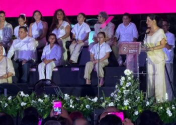 SEGUNDO INFORME: Destaca Estefanía seguridad, combate al sargazo y avances sociales