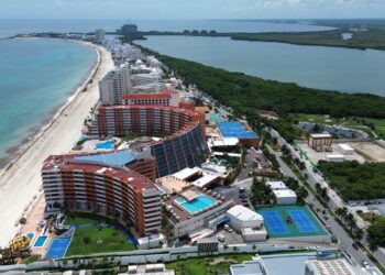 SIGUE LA SATURACIÓN: Crecen desarrollos en la Zona Hotelera de Cancún (VIDEO)