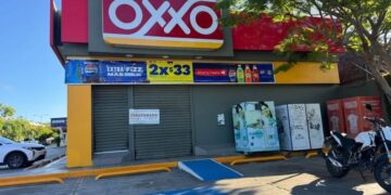 Clausuran al menos tres tiendas Oxxo en Playa del Carmen
