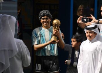 Fiscalía pide penas de hasta 12 años de prisión para médicos de Maradona