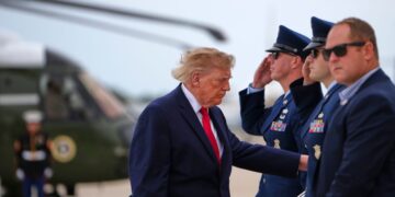 Donald Trump presiona a México para permitir agentes armados antes de elecciones