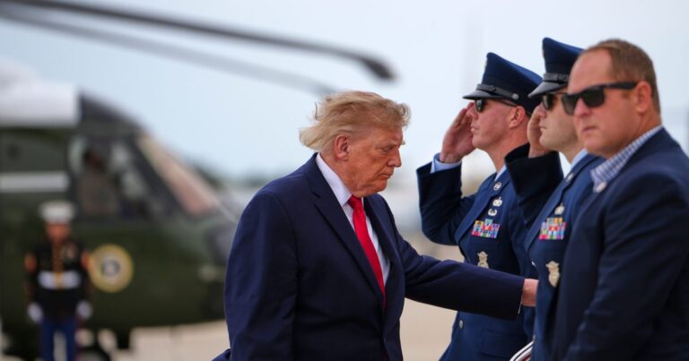 Donald Trump presiona a México para permitir agentes armados antes de elecciones